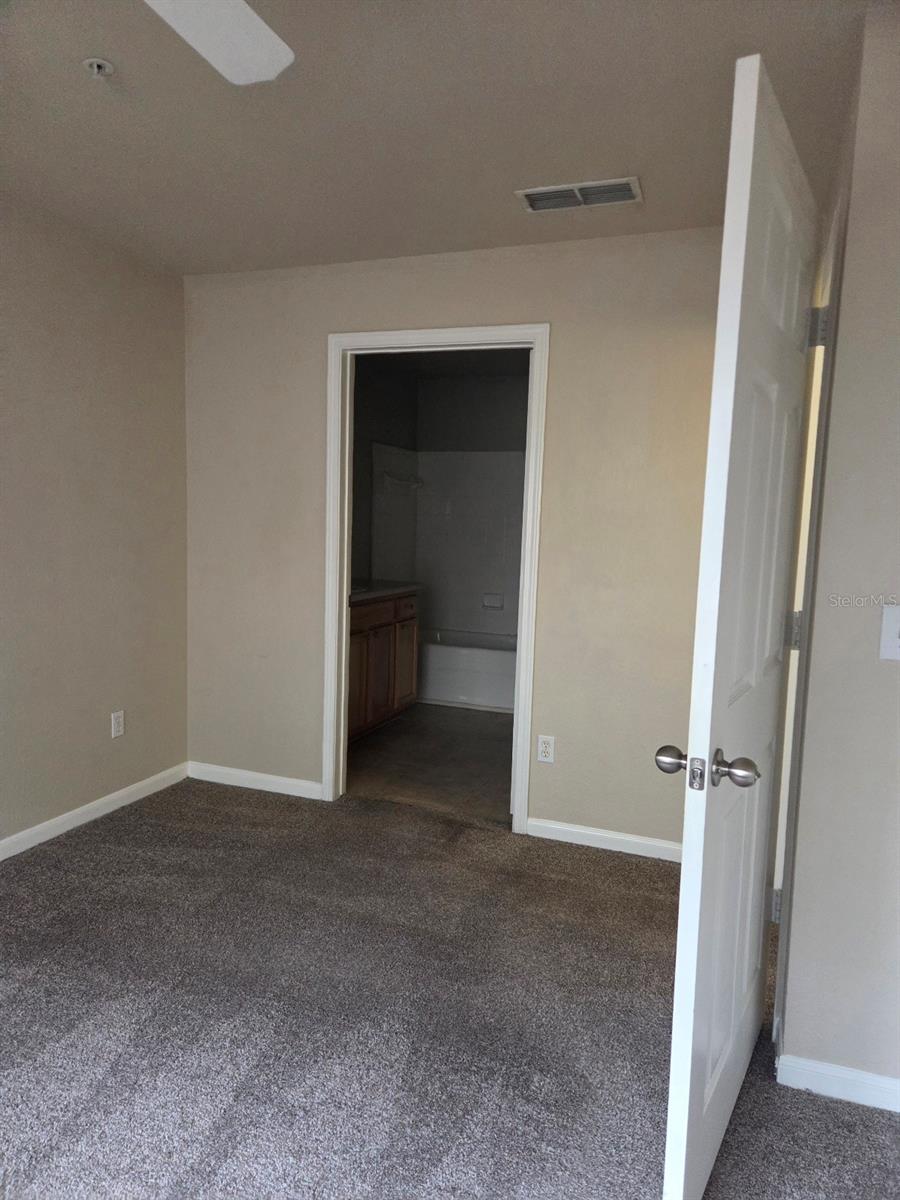 CENTRAL PK/LEE VISTA - Residential Lease