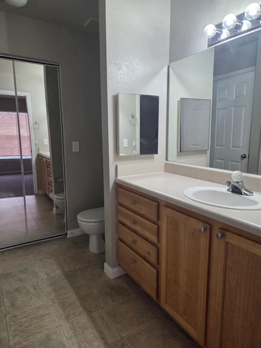 CENTRAL PK/LEE VISTA - Residential Lease