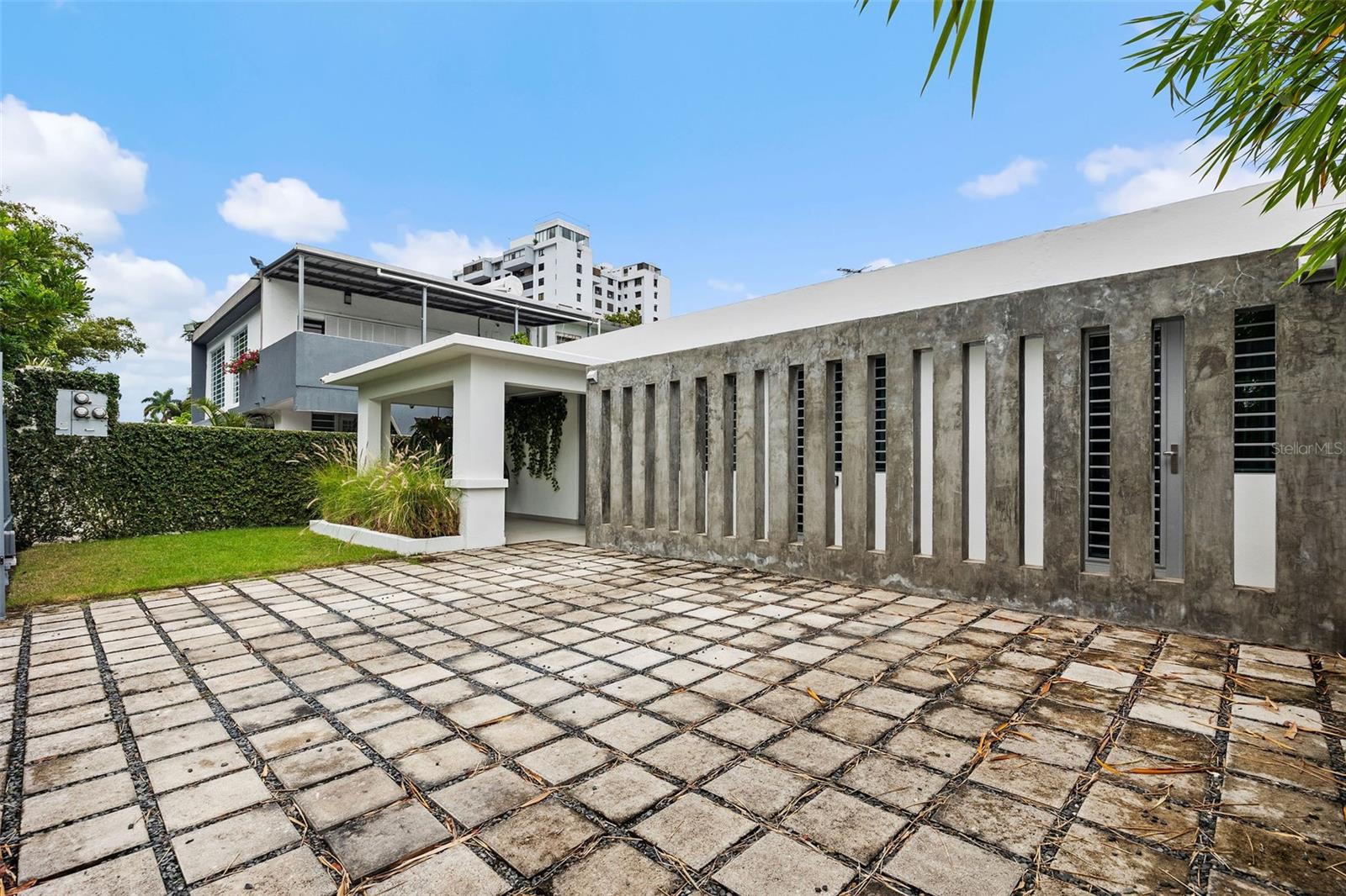 2317 CALLE CACIQUE