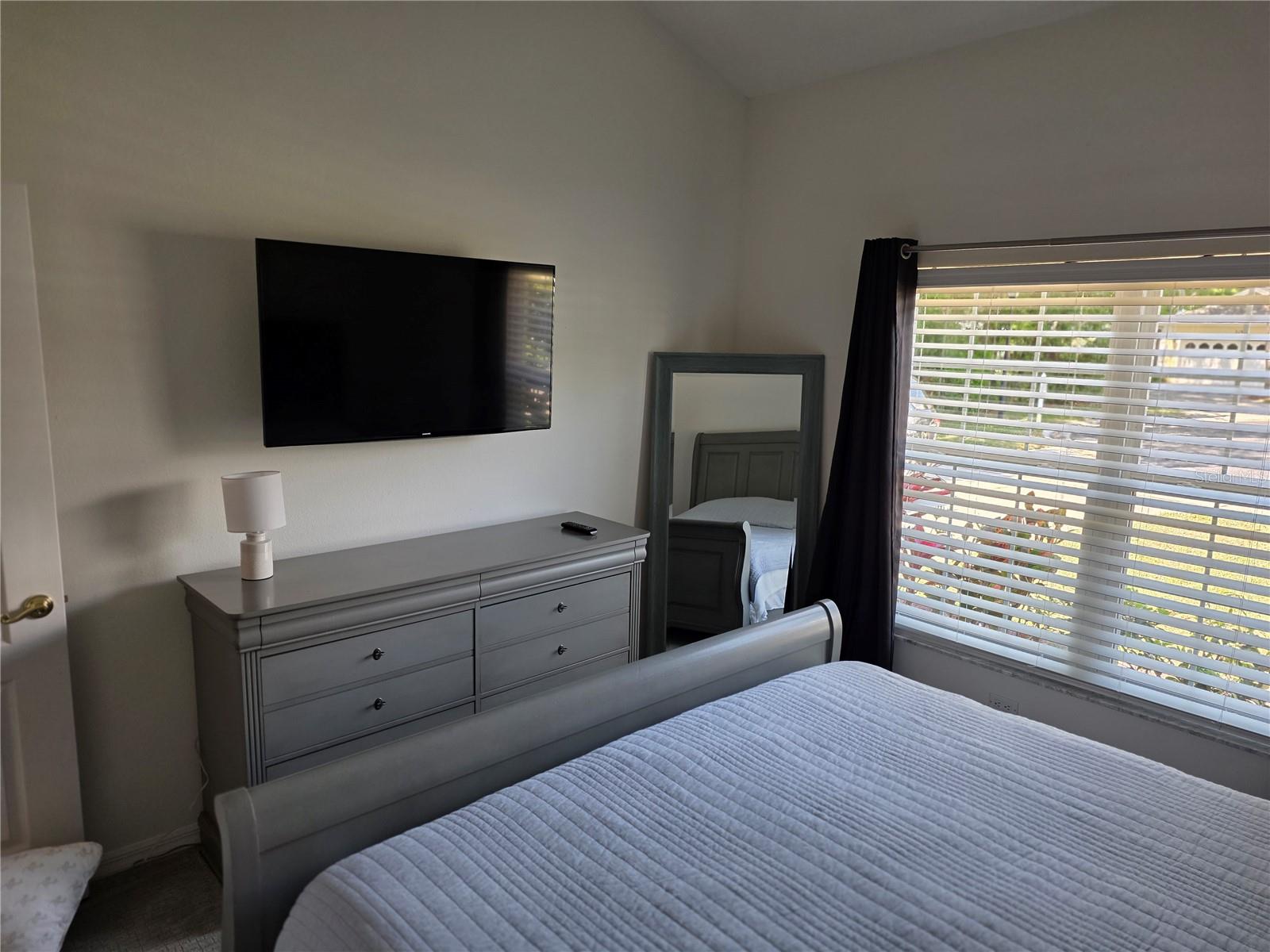 QUEEN ANNE GATE - Residential