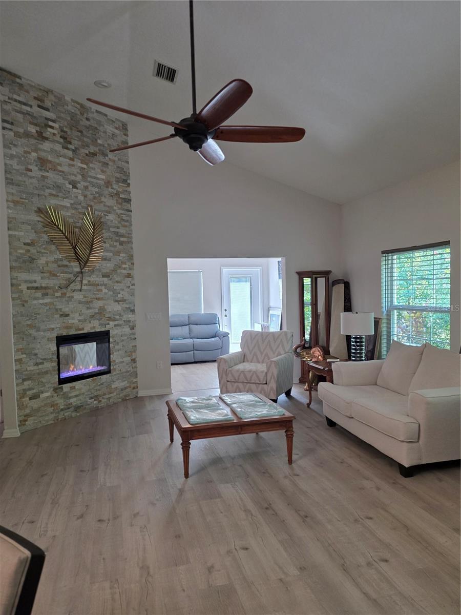 QUEEN ANNE GATE - Residential