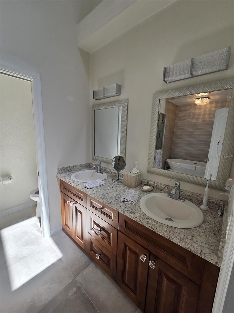 QUEEN ANNE GATE - Residential