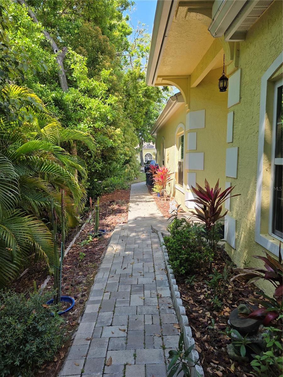 QUEEN ANNE GATE - Residential