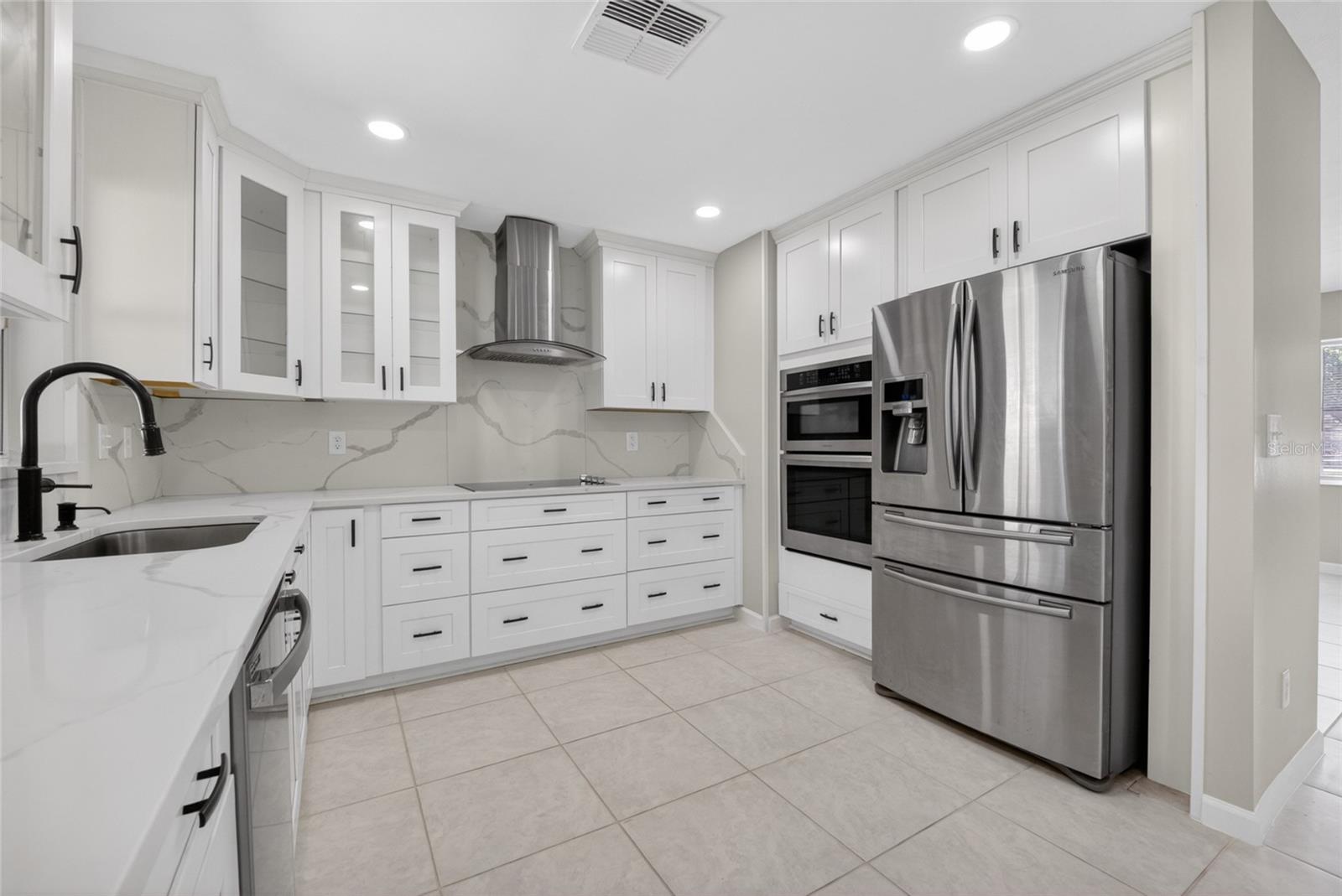 44 REDWOOD ROAD