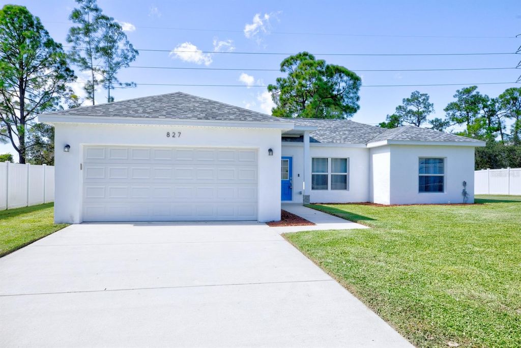 Photo of 827 Renault Avenue, Sebring, FL 33872 (MLS # L4956928)
