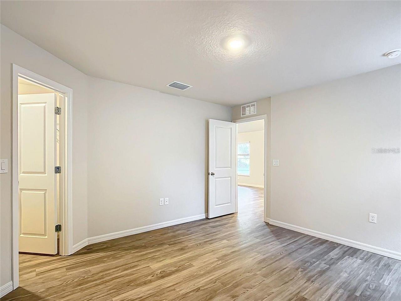 INVERNESS HIGHLANDS UNIT 02 - Residential Lease