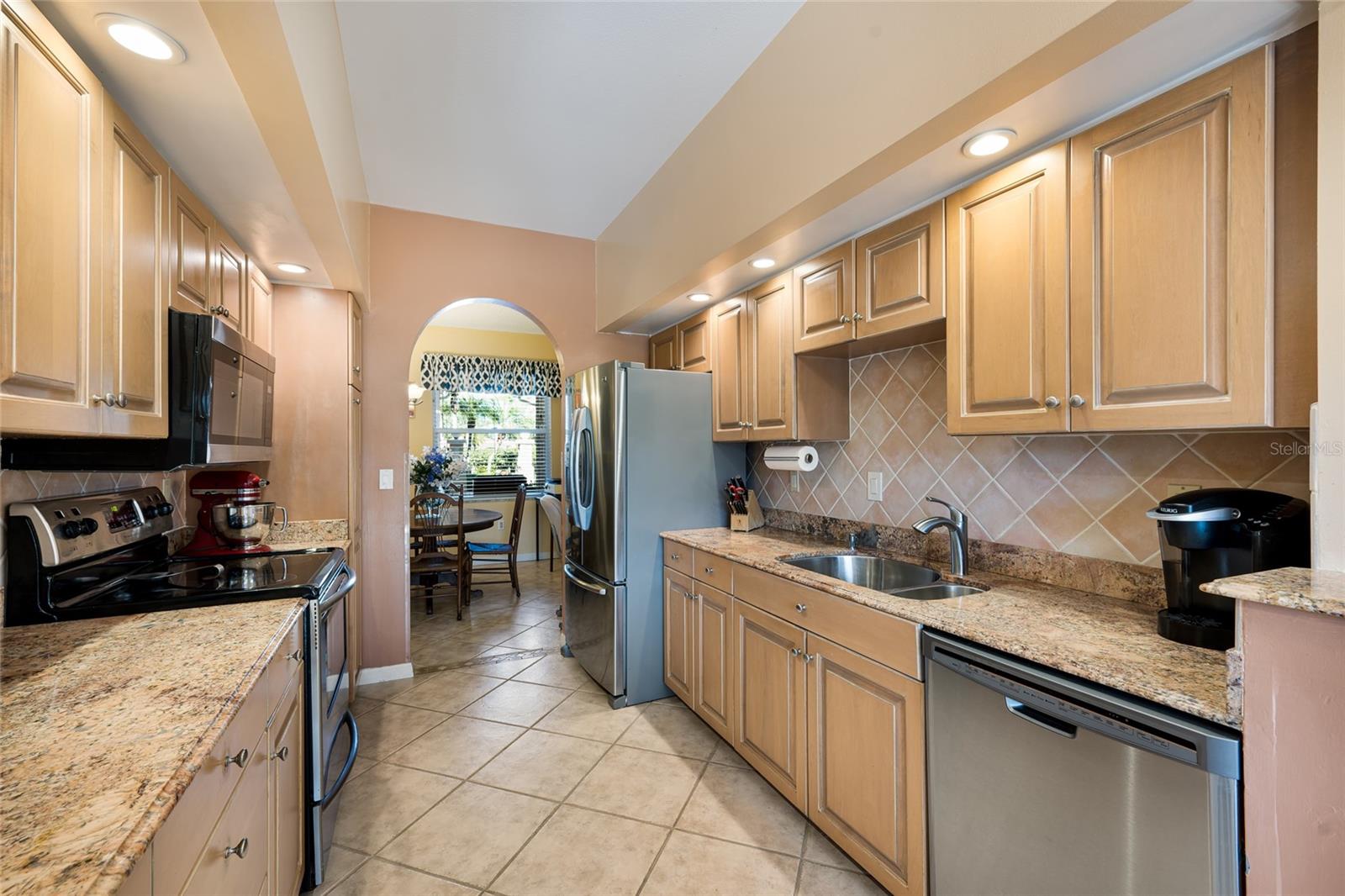 5590 GOLF POINTE DRIVE 5590