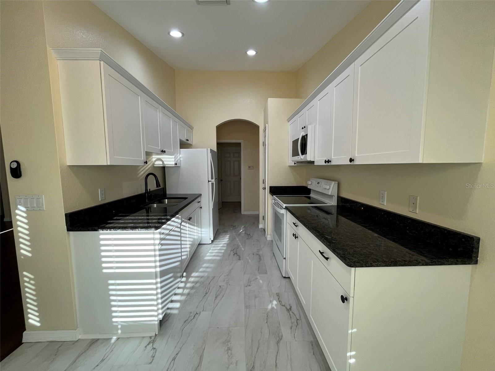 PORT CHARLOTTE SUB 08 - Residential Lease