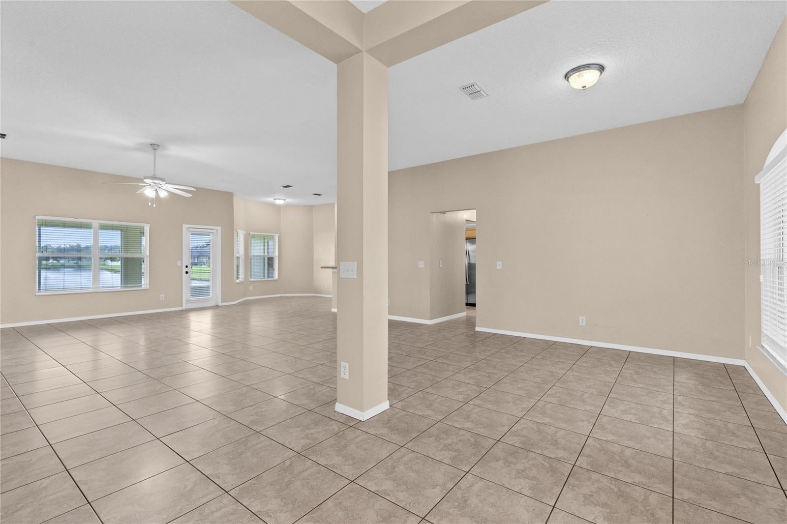 3235 LORIMAR LN