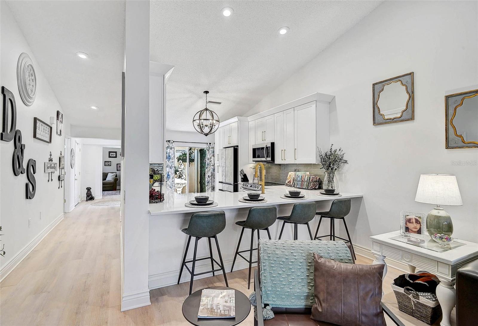7118 LAKESIDE DRIVE 7118