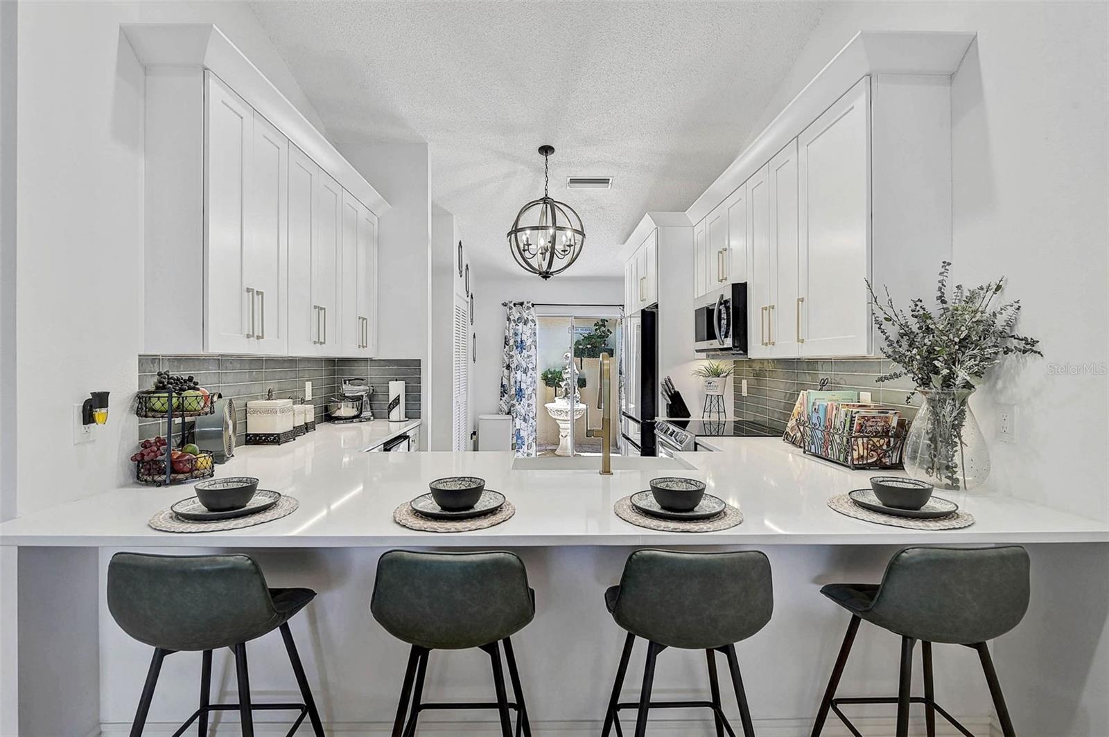 7118 LAKESIDE DRIVE 7118