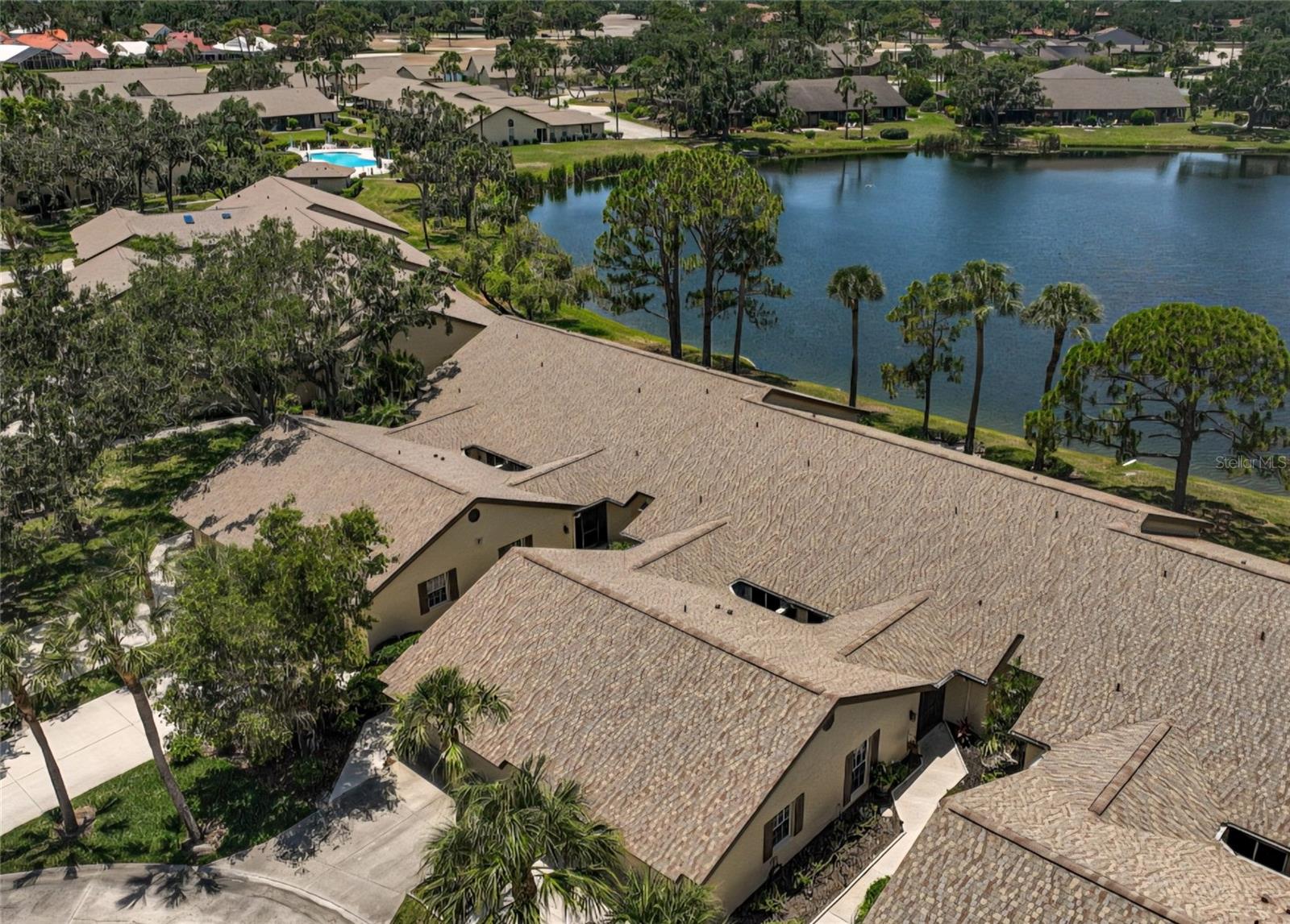 7118 LAKESIDE DRIVE 7118
