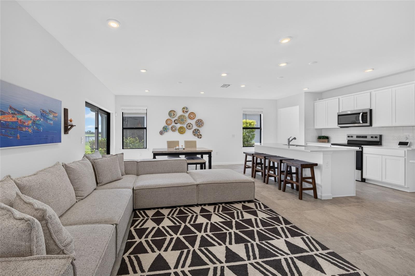 6492 SILVERSTAR DRIVE
