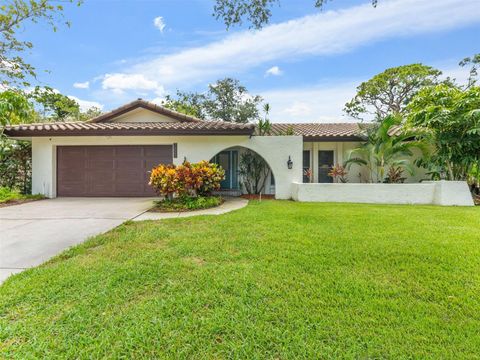 Photo of 7220 Sunshine Drive S, St Petersburg, FL 33705 (MLS # TB8418923) Photo of 7220 Sunshine Drive S, St Petersburg, FL 33705 (MLS # TB8418923)