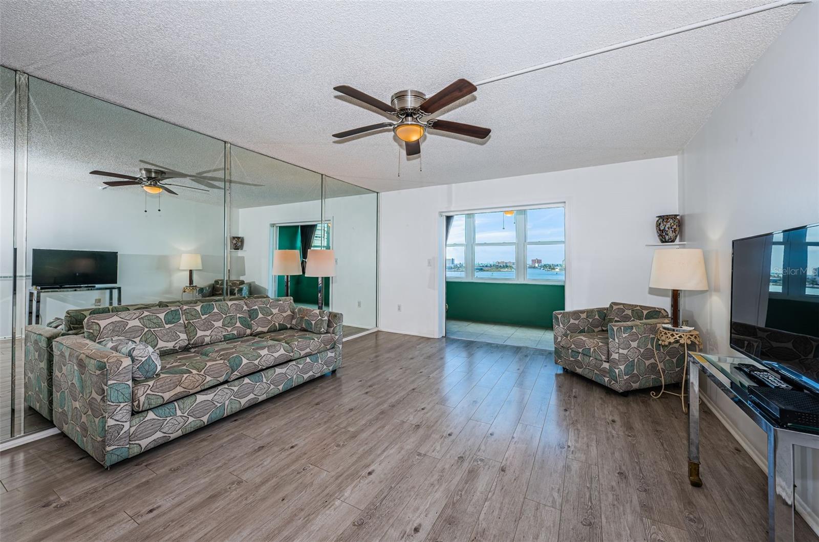 CONCORD TOWERS CONDO - Residential