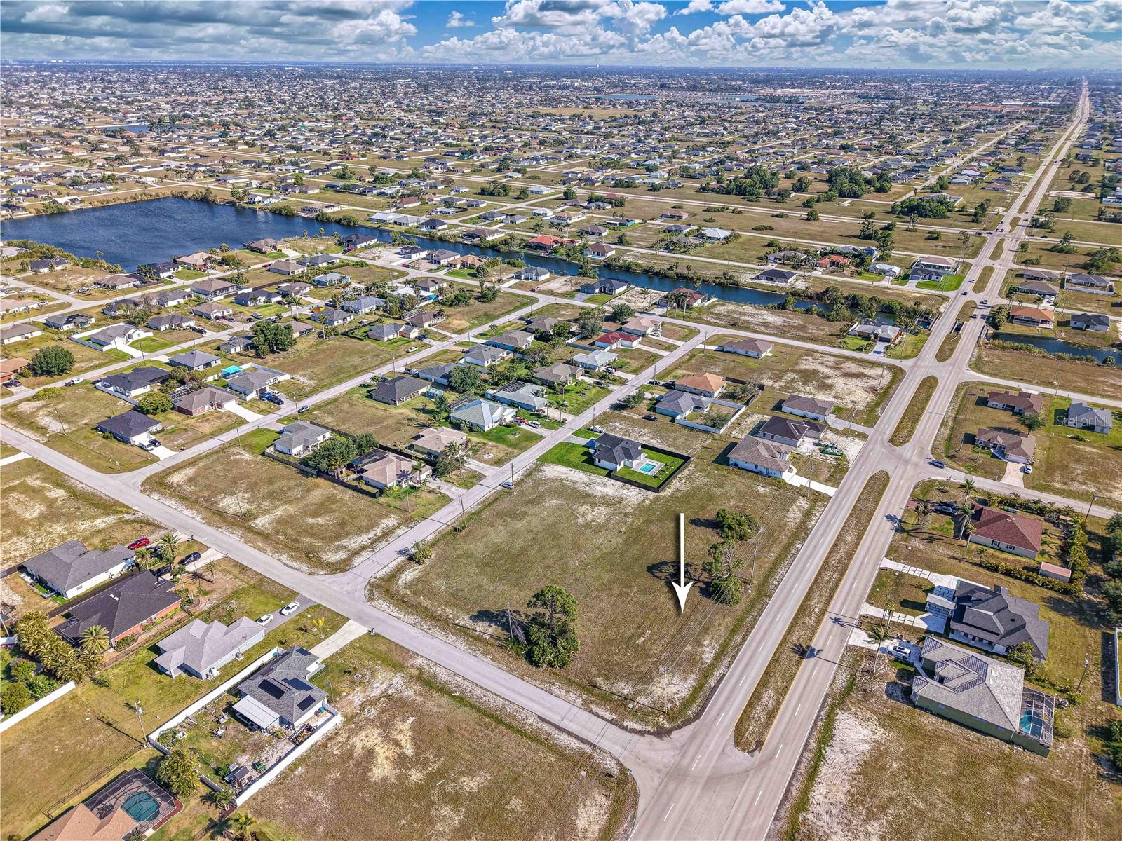 CAPE CORAL - Land