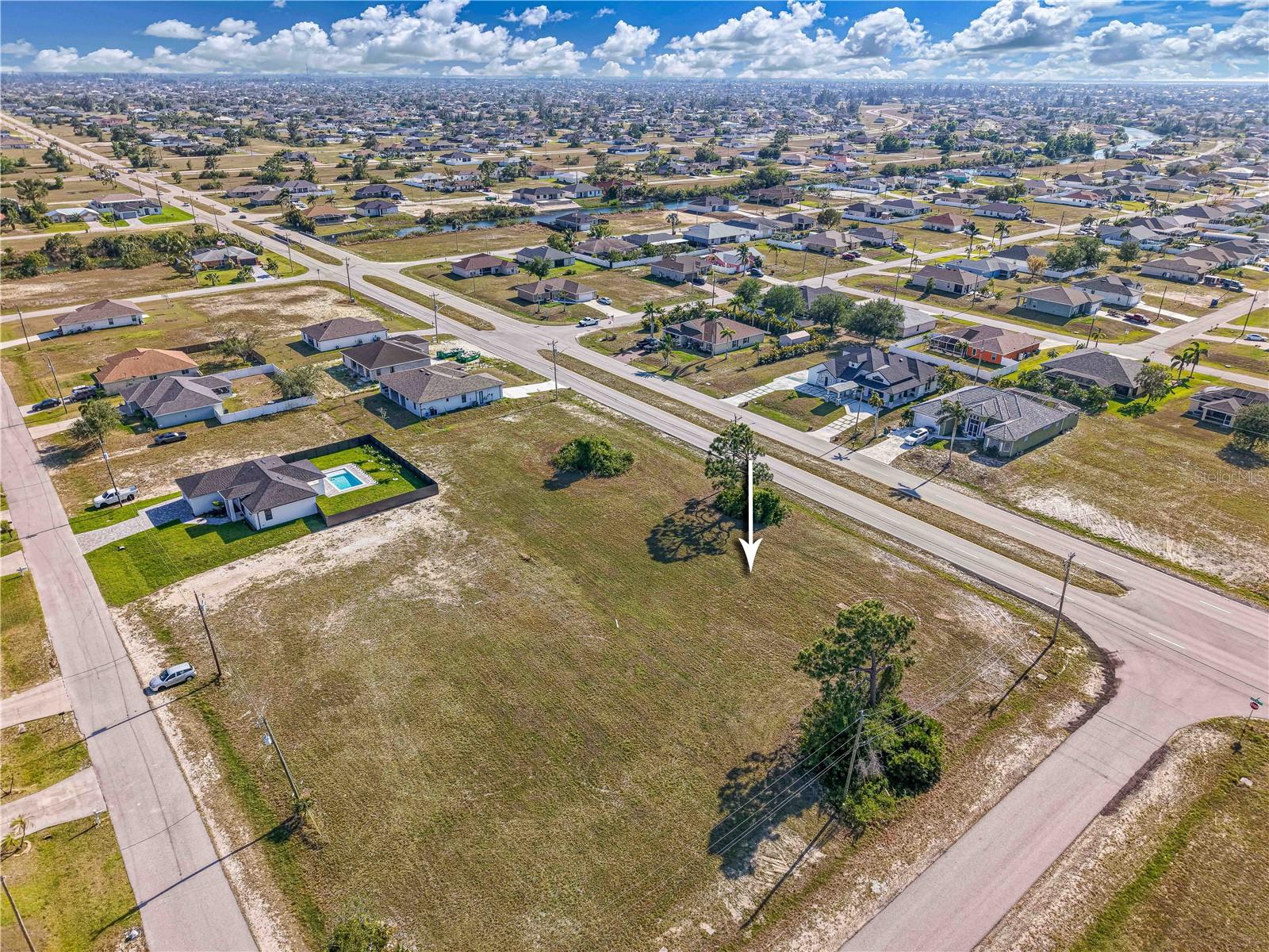 CAPE CORAL - Land