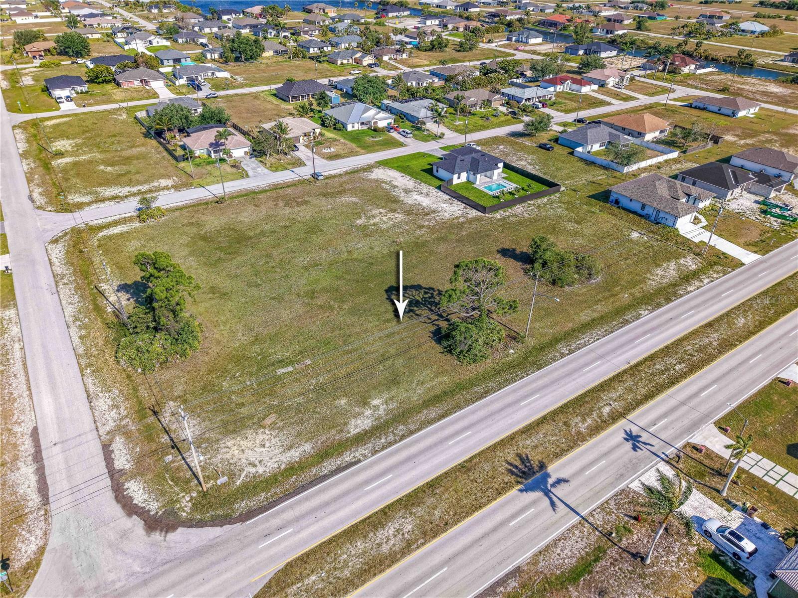 CAPE CORAL - Land