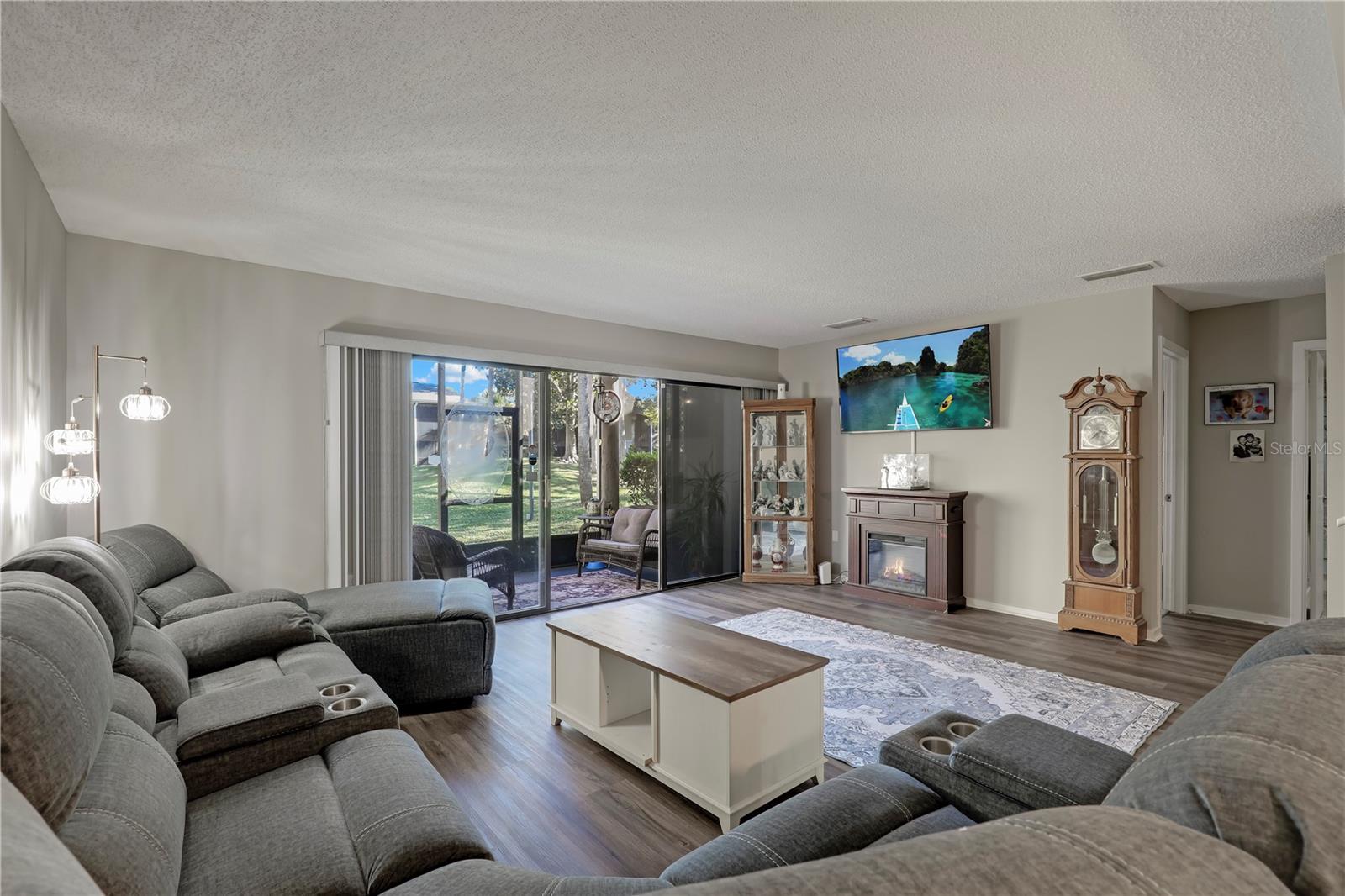 LOS LAGOS CONDO - Residential