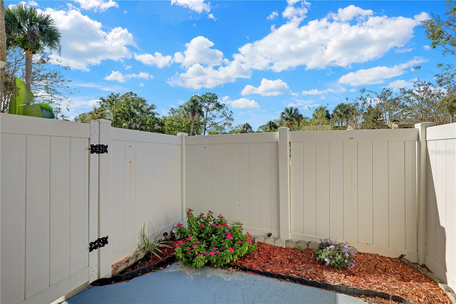 LOS LAGOS CONDO - Residential