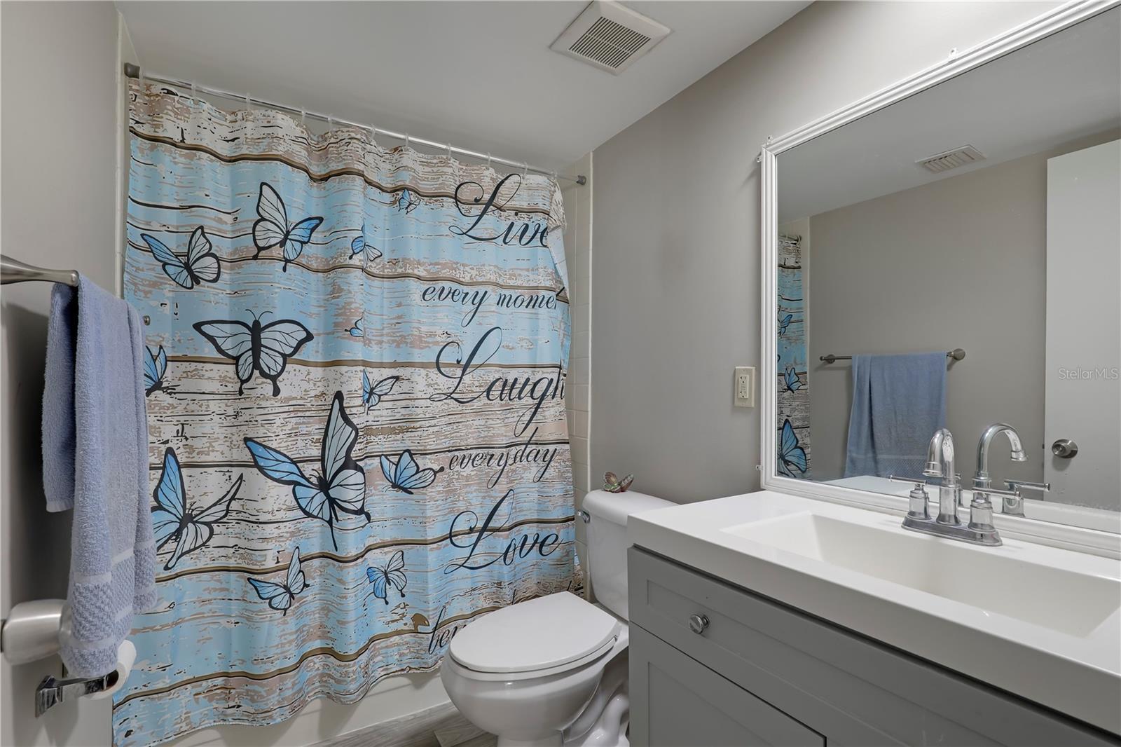 LOS LAGOS CONDO - Residential