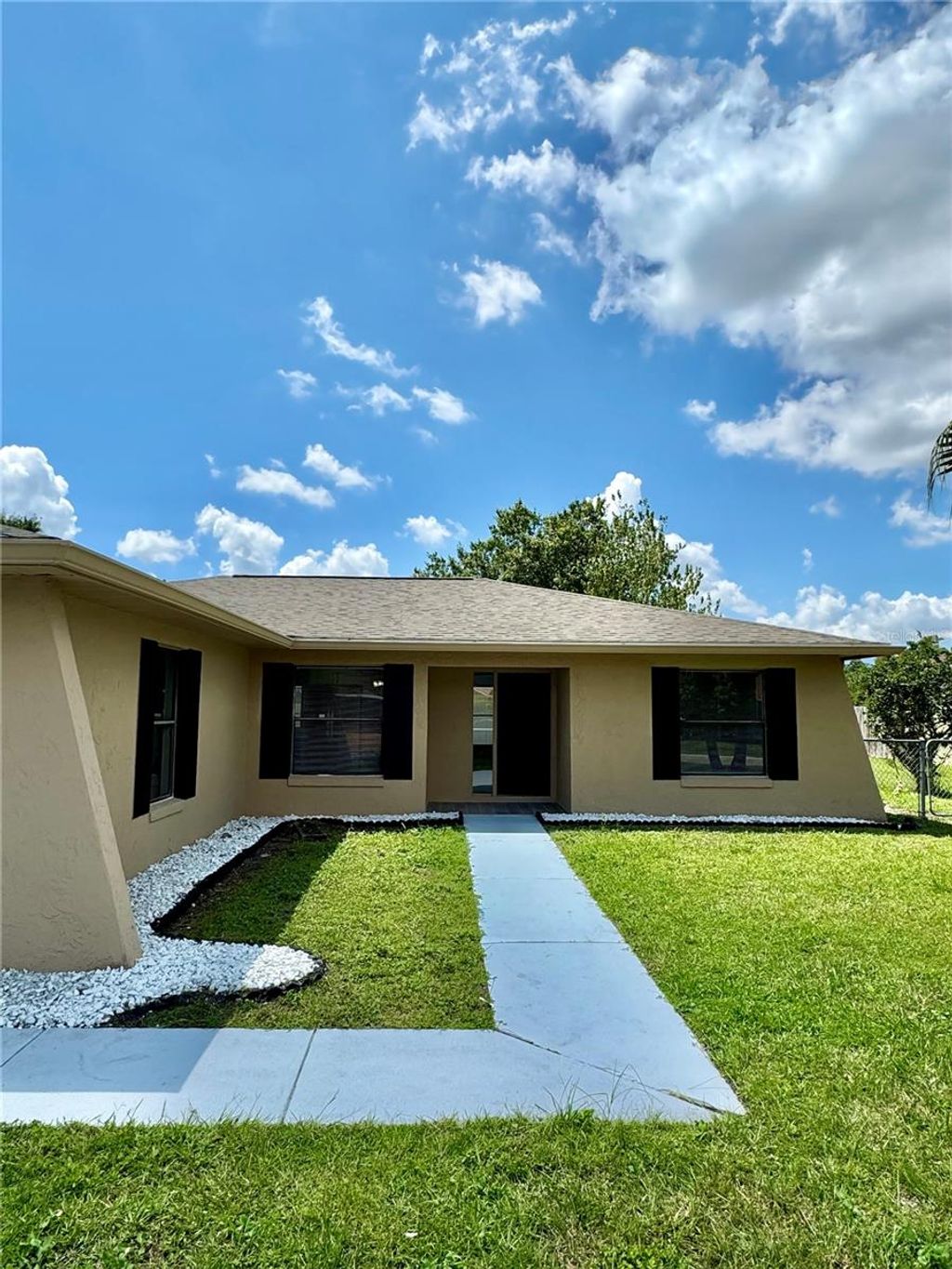 Photo of 620 Heraldo Court, Kissimmee, FL 34758 (MLS # O6323100)
