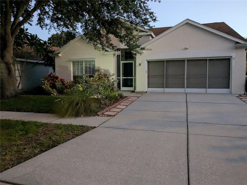 Photo of 10507 Walker Vista Drive, Riverview, FL 33578 (MLS # G5102564)