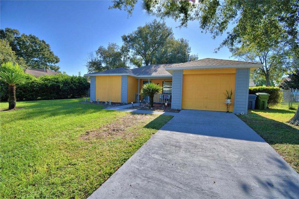 Photo of 132 Kings Pond Avenue, Winter Haven, FL 33880 (MLS # P4936732)