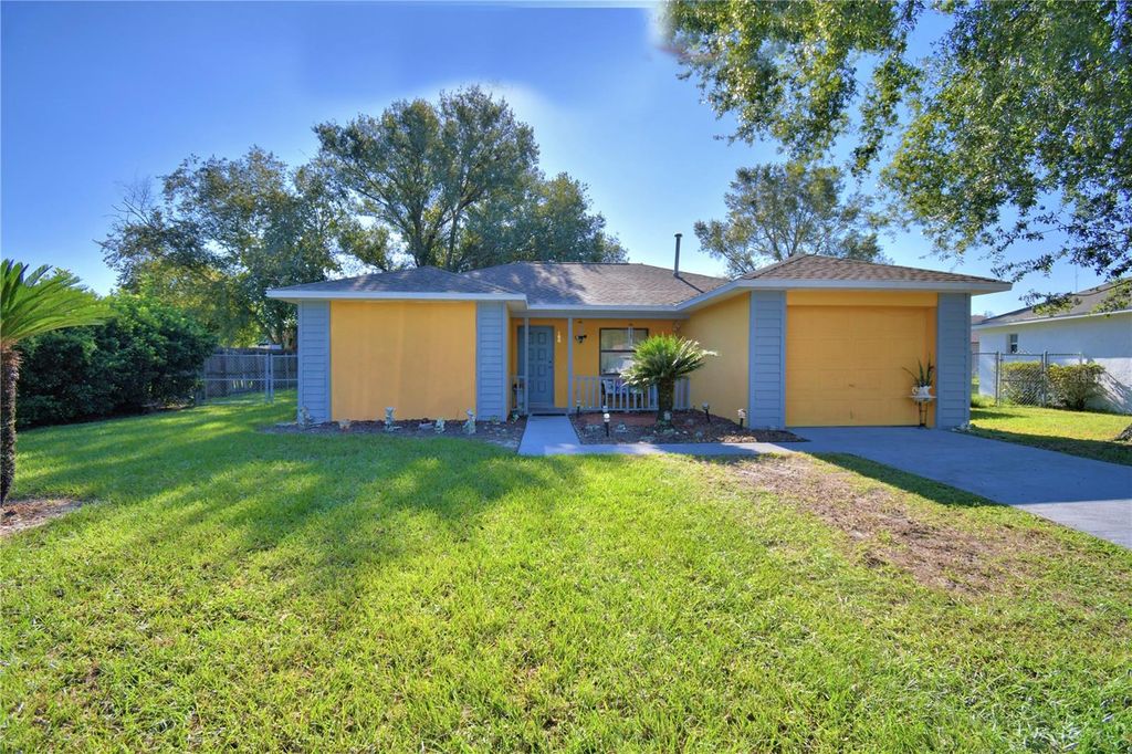 Photo of 132 Kings Pond Avenue, Winter Haven, FL 33880 (MLS # P4936732)