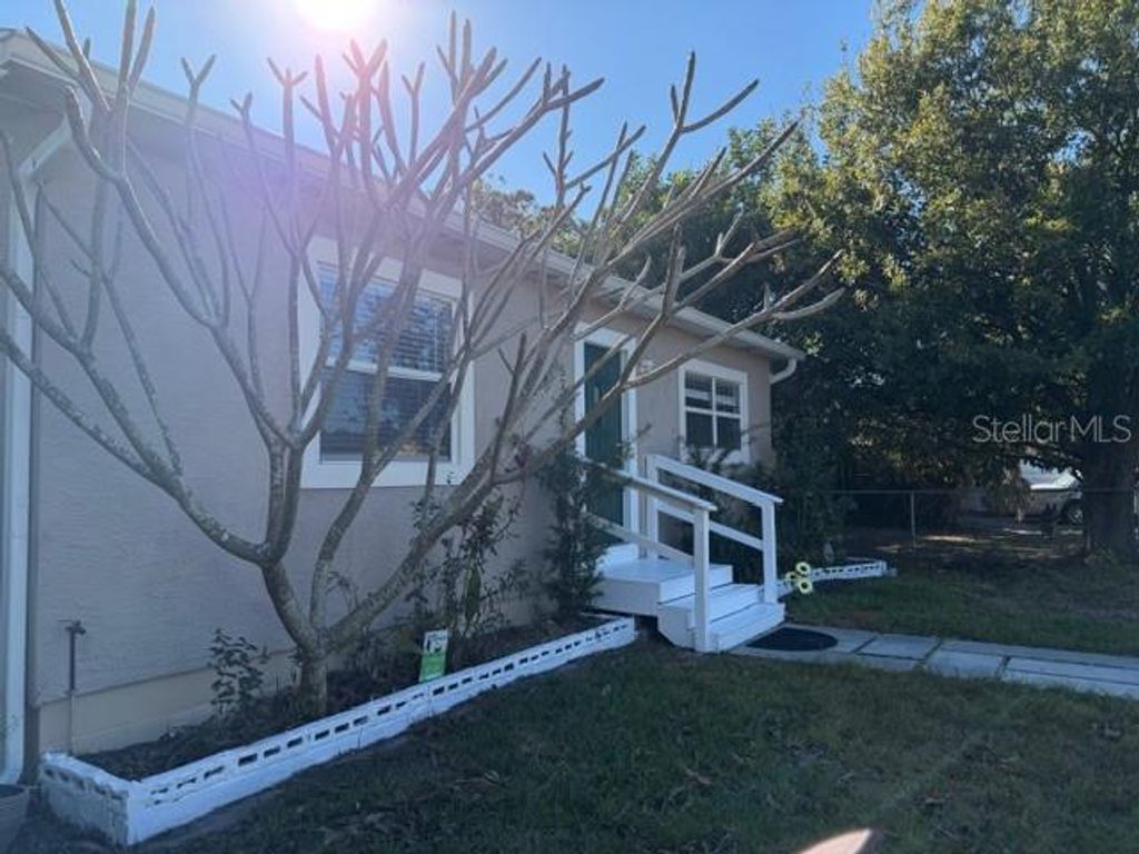 Photo of 5722 20th Avenue S, Gulfport, FL 33707 (MLS # TB8466496)