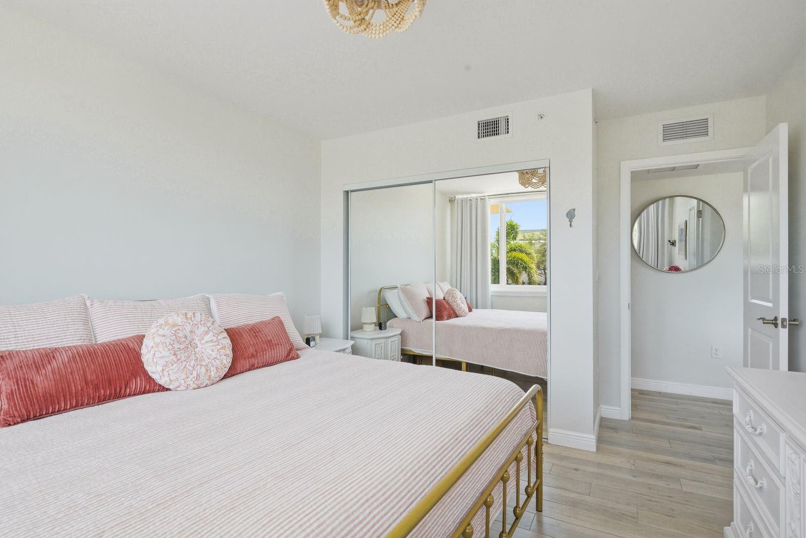 ISLAND WAY TOWERS CONDO - Residential