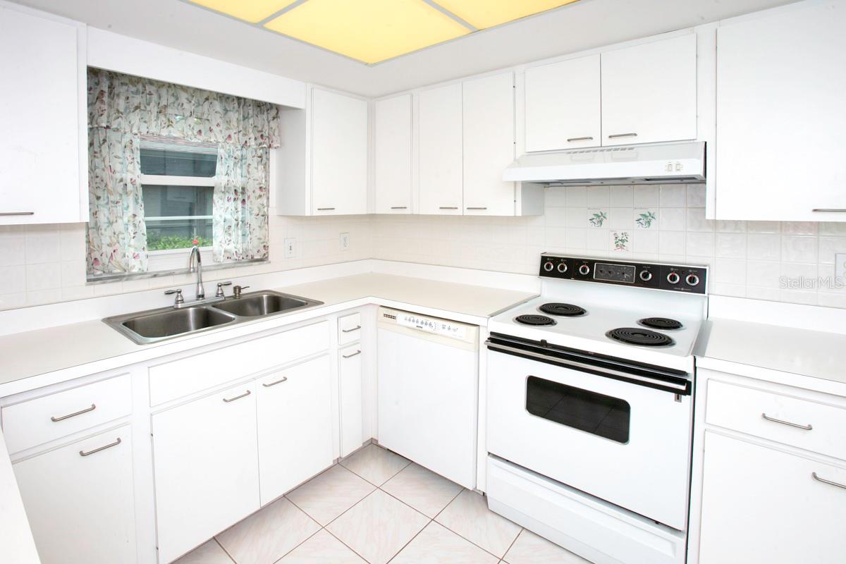 CAMBRIDGE VILLAGE WEST - Residential