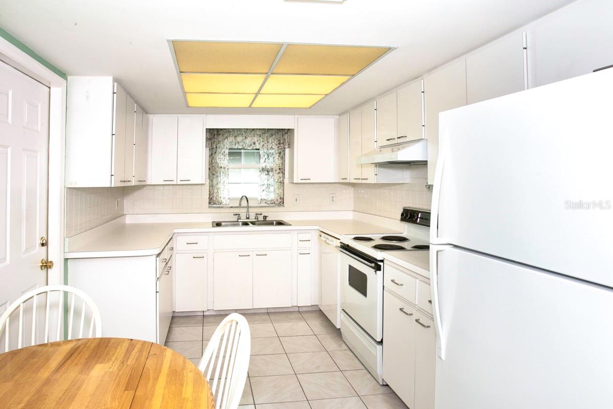 CAMBRIDGE VILLAGE WEST - Residential