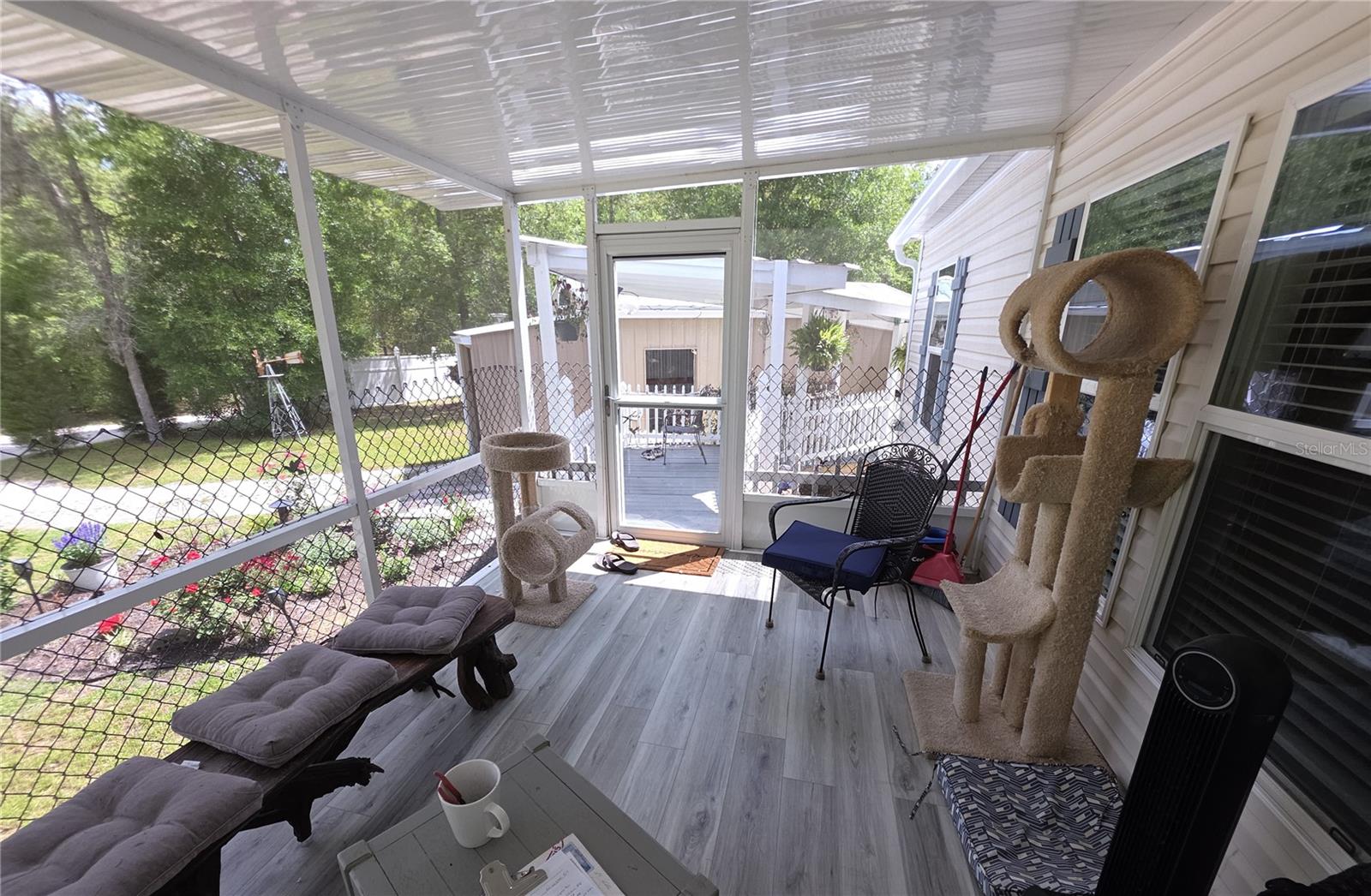 S1/2 OF W1/2 OF NW1/4 OF NW1/4 OF SW1/4 LESS E15 - Residential