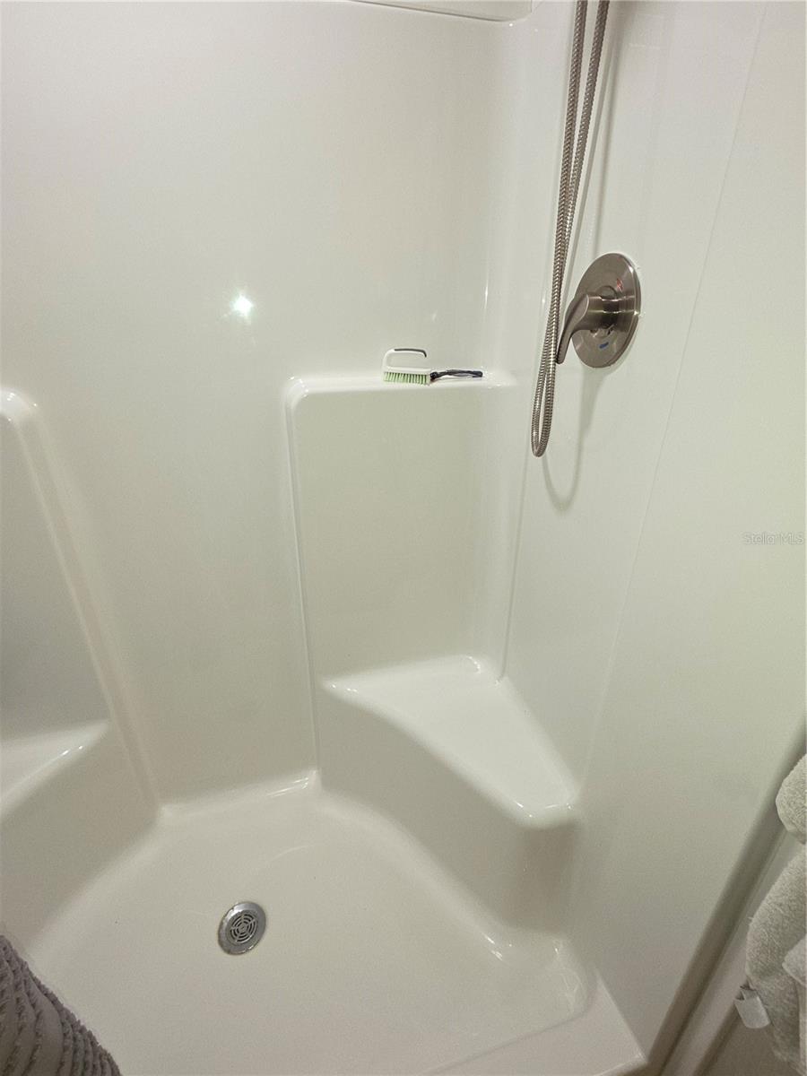 S1/2 OF W1/2 OF NW1/4 OF NW1/4 OF SW1/4 LESS E15 - Residential