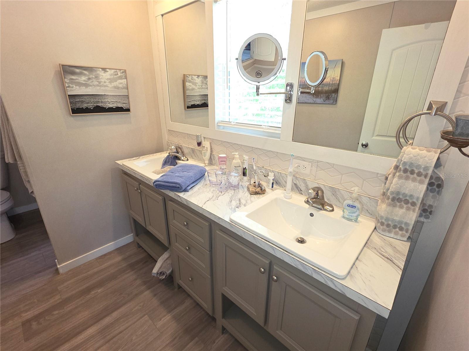 S1/2 OF W1/2 OF NW1/4 OF NW1/4 OF SW1/4 LESS E15 - Residential