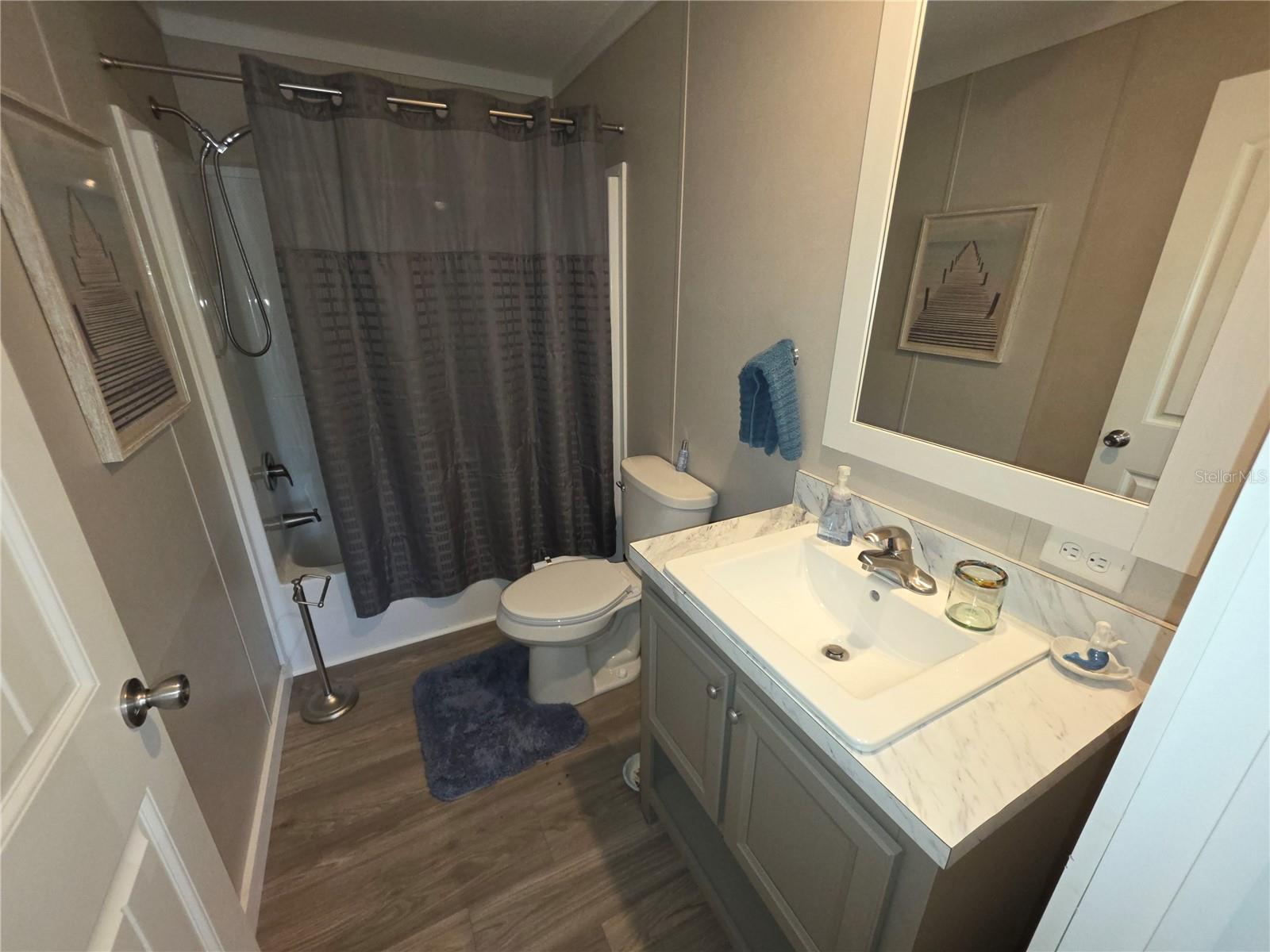 S1/2 OF W1/2 OF NW1/4 OF NW1/4 OF SW1/4 LESS E15 - Residential