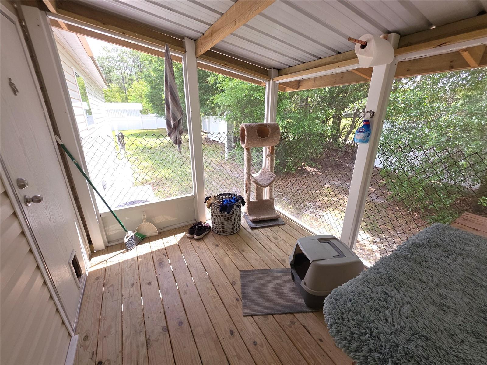 S1/2 OF W1/2 OF NW1/4 OF NW1/4 OF SW1/4 LESS E15 - Residential