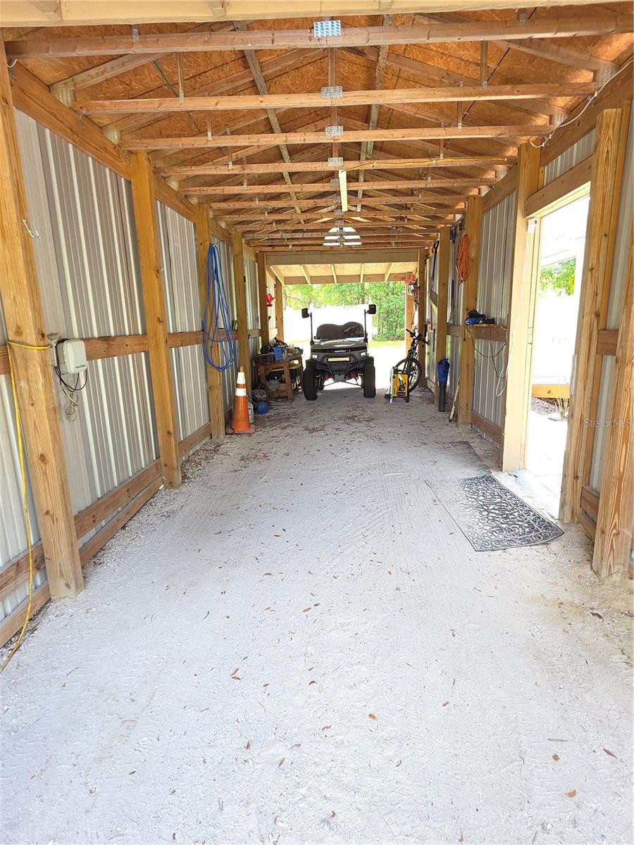 S1/2 OF W1/2 OF NW1/4 OF NW1/4 OF SW1/4 LESS E15 - Residential