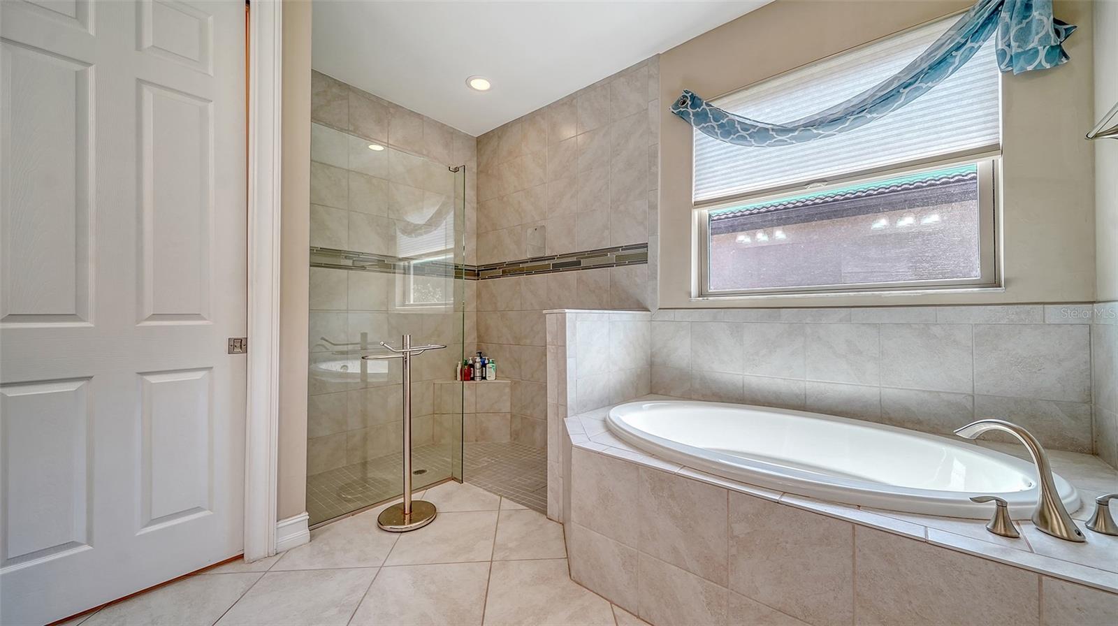 TOSCANA ISLES UN 1 - Residential