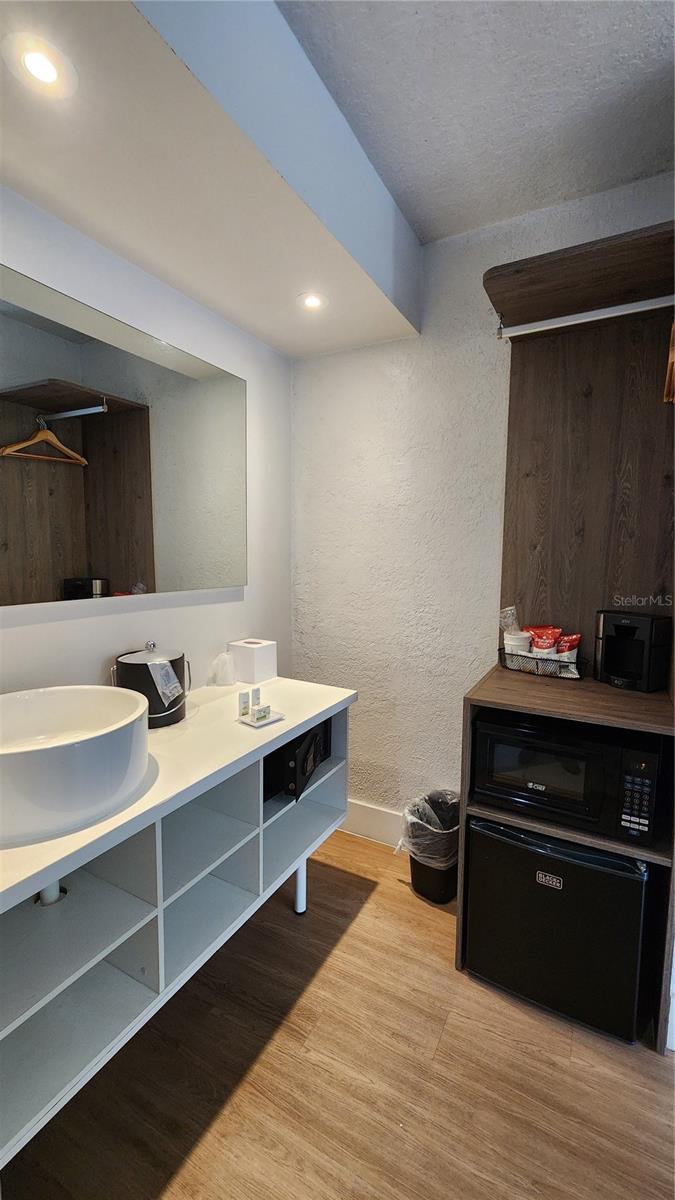 GREENPOINT ESSENTIAL HOTEL CONDO - Residential