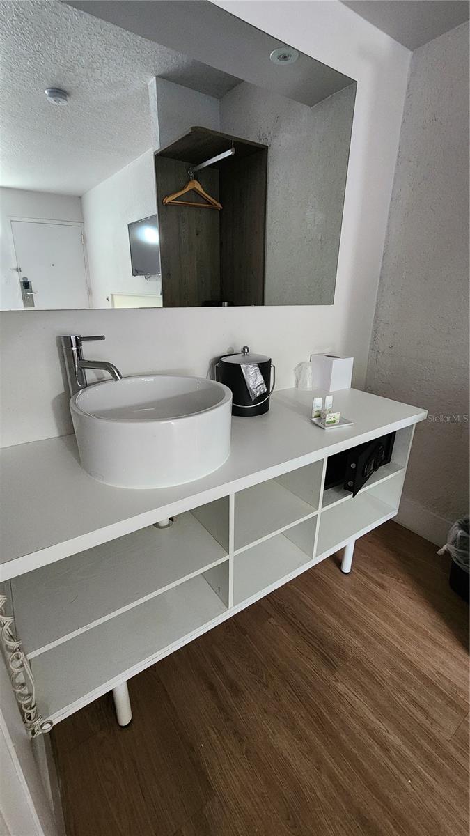 GREENPOINT ESSENTIAL HOTEL CONDO - Residential