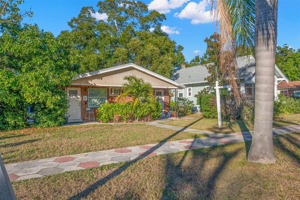 Photo of 209 12th Avenue N, St Petersburg, FL 33704 (MLS # TB8463738)