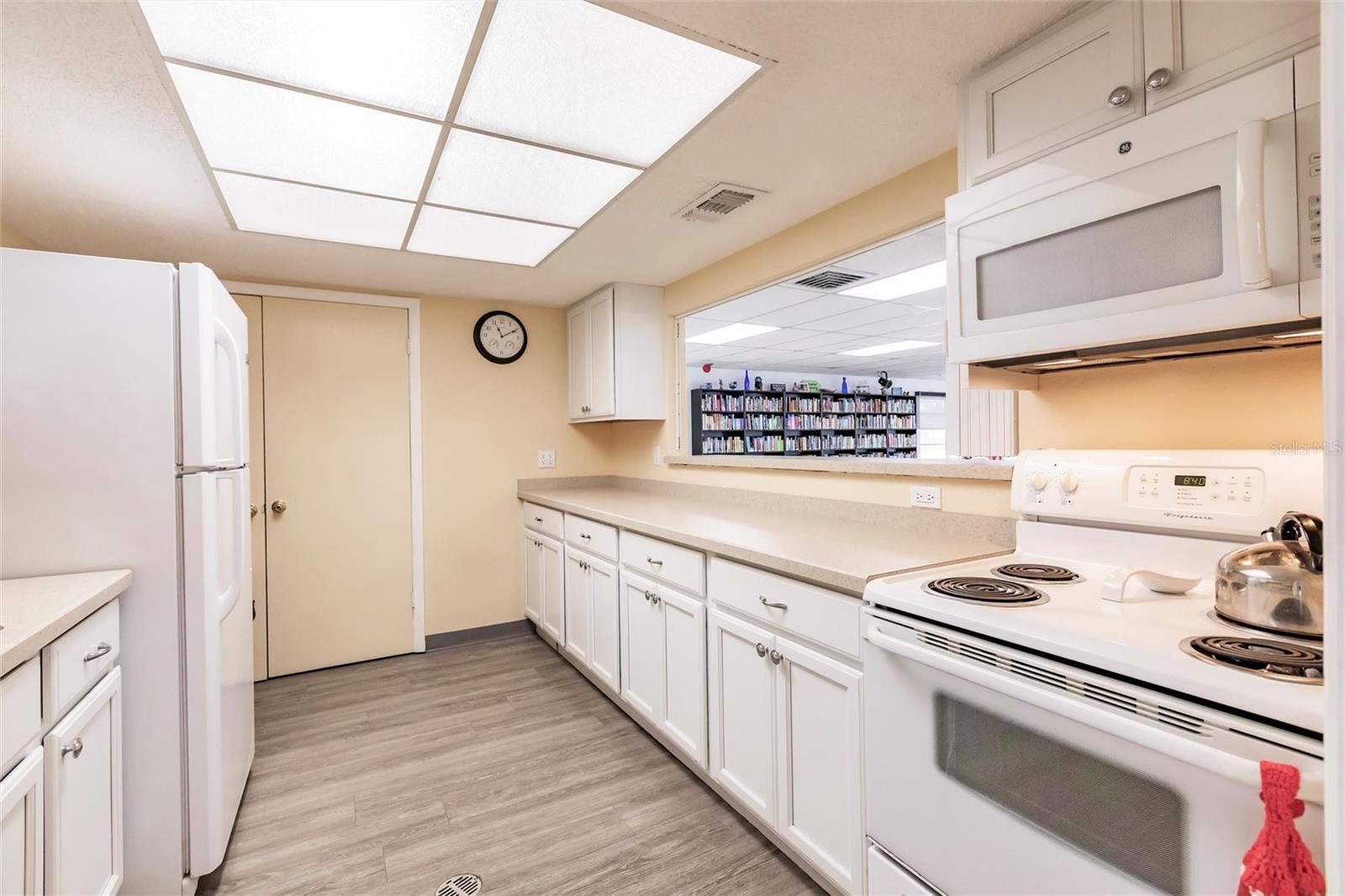 BAYSHORE ON THE LAKE APTS II SEC 2 - Residential