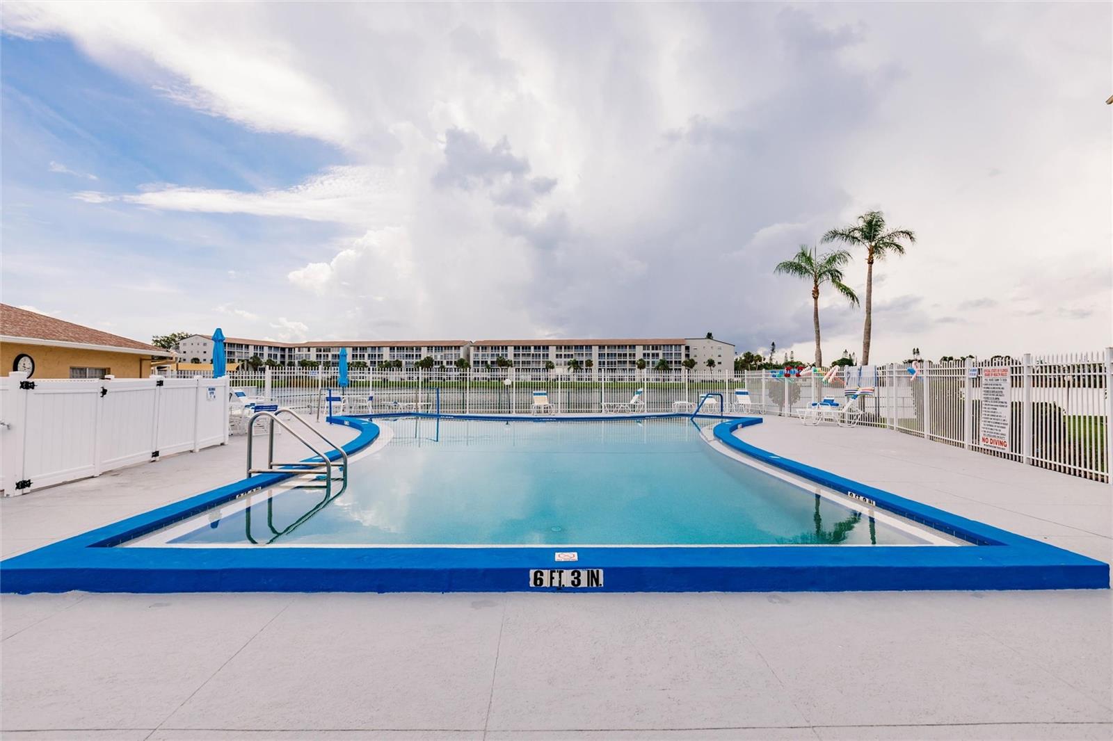 BAYSHORE ON THE LAKE APTS II SEC 2 - Residential