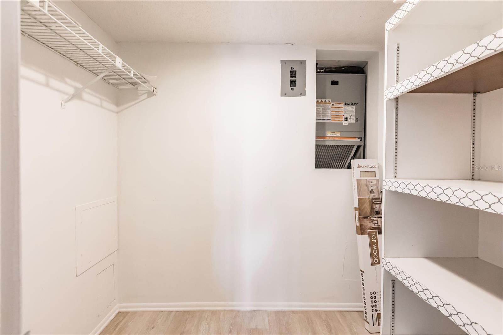 BAYSHORE ON THE LAKE APTS II SEC 2 - Residential