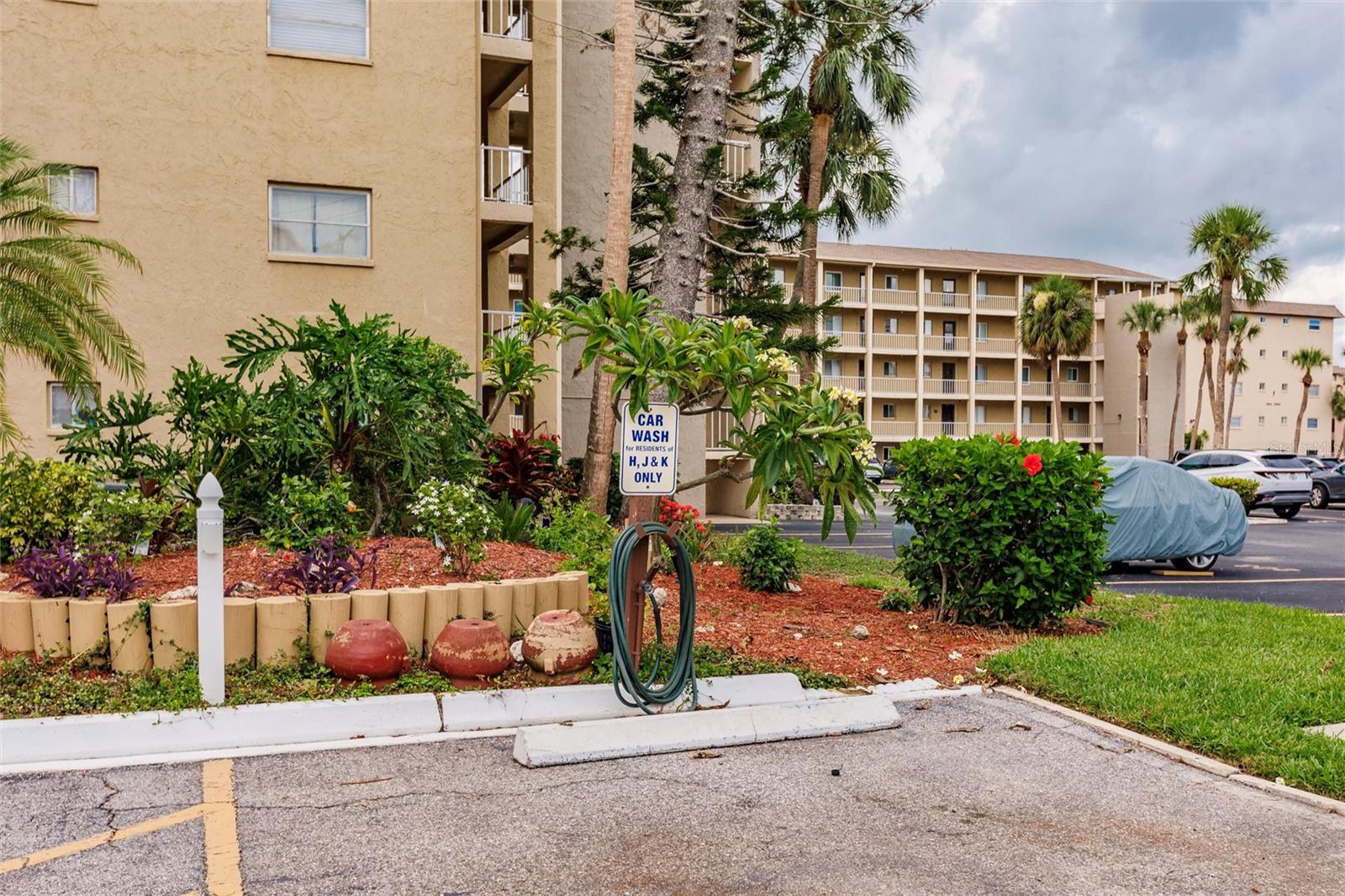 BAYSHORE ON THE LAKE APTS II SEC 2 - Residential