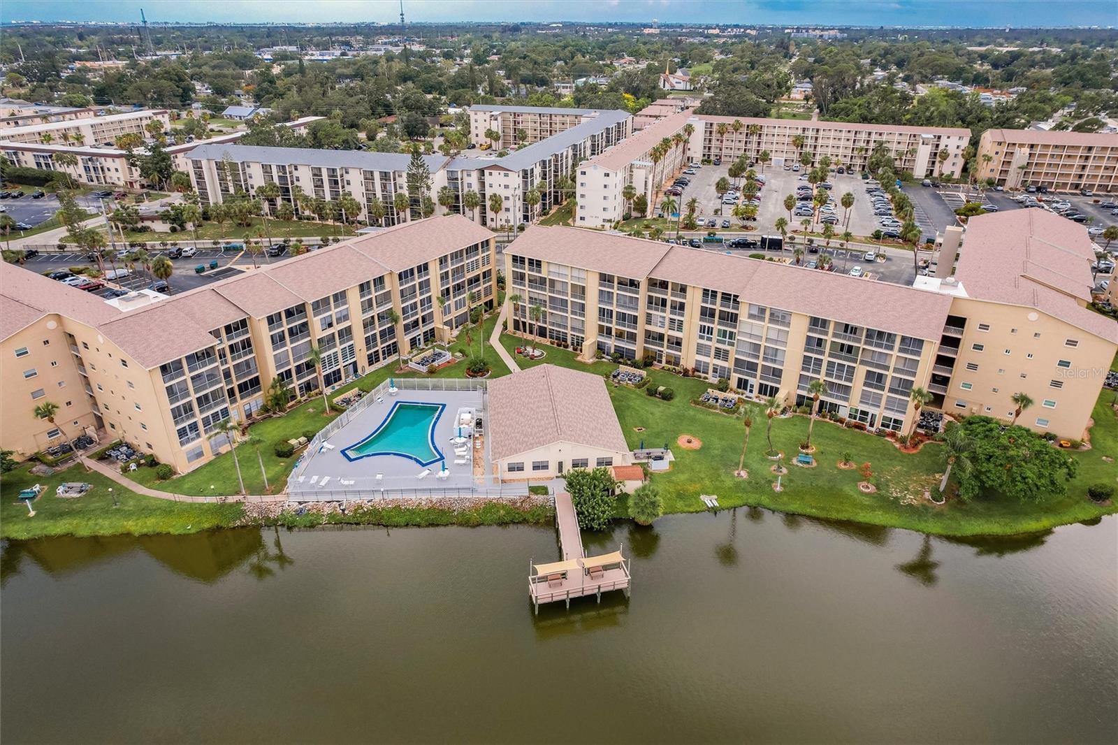 BAYSHORE ON THE LAKE APTS II SEC 2 - Residential