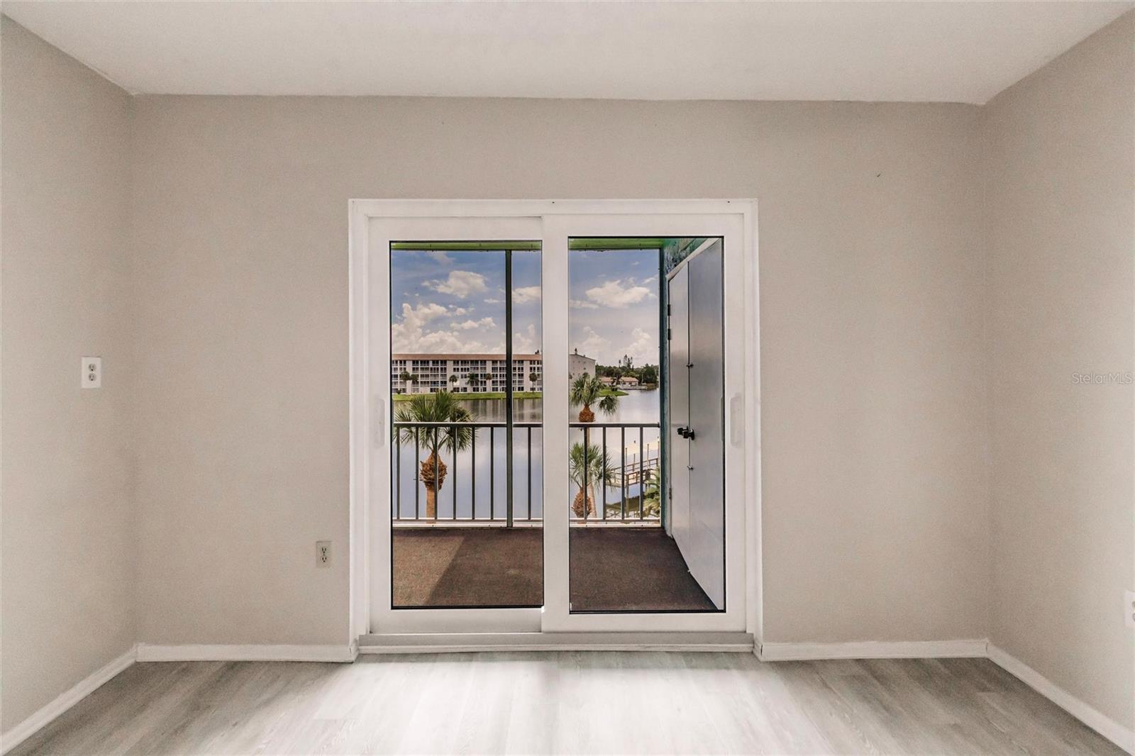 BAYSHORE ON THE LAKE APTS II SEC 2 - Residential