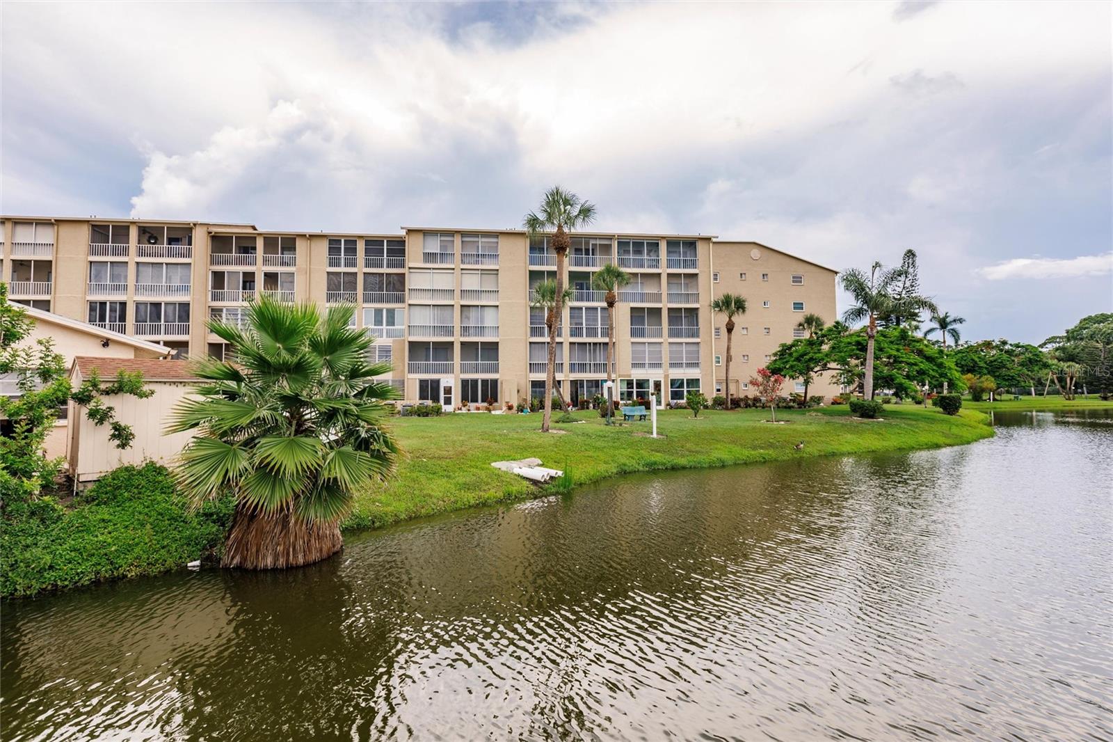 BAYSHORE ON THE LAKE APTS II SEC 2 - Residential